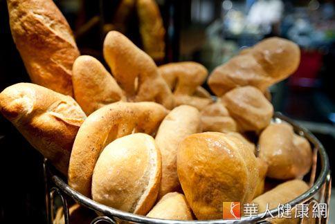 用天然酵母製成的歐式麵包比較健康嗎？營養師表示營養價值與人工酵母所製的麵包相同，但比較不易造成腸胃負擔。（圖片／本網站資料照片）