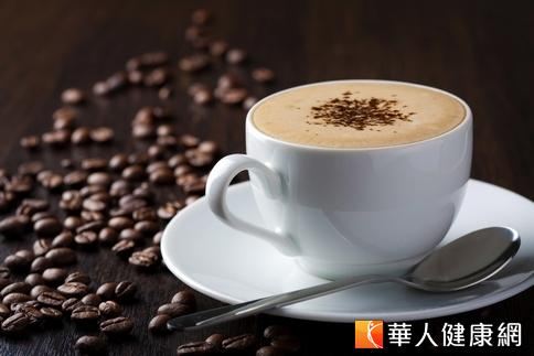 攝取過量咖啡因也是造成鈣質流失的原因之一。
