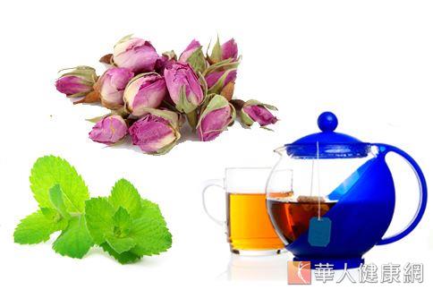 玫瑰花和薄荷葉分別具有利尿消腫和促進消化的作用，是常見的瘦身茶飲。