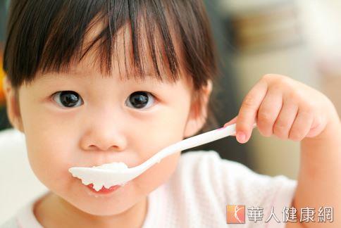 父母都希望小孩聰明過人，從小飲食上就要多攝取幫助大腦發育的健康食物。